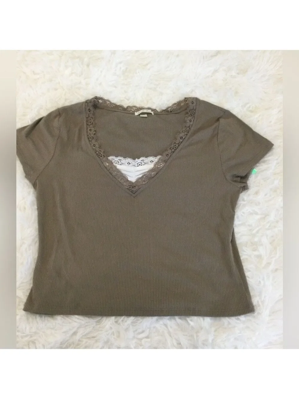 Derek Heart cocoa cropped tee with white lace trim inset Woman’s XL - Picture 7 of 9